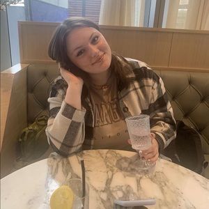 Meet your Posher, Bayleecia